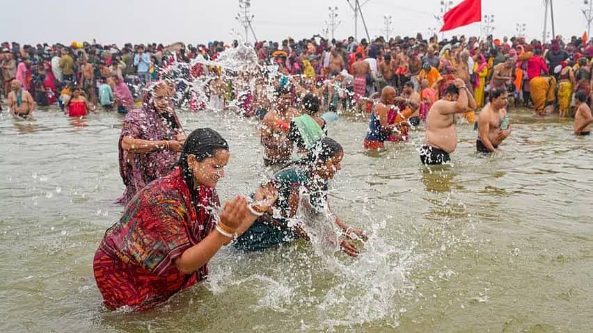 Maha Kumbh Mela 2025: ನಾಲ್ಕನೇ ದಿನ ತ್ರಿವೇಣಿ ಸಂಗಮದಲ್ಲಿ 3 ಮಿಲಿಯನ್ ಭಕ್ತರ ಪವಿತ್ರ ಸ್ನಾನ!