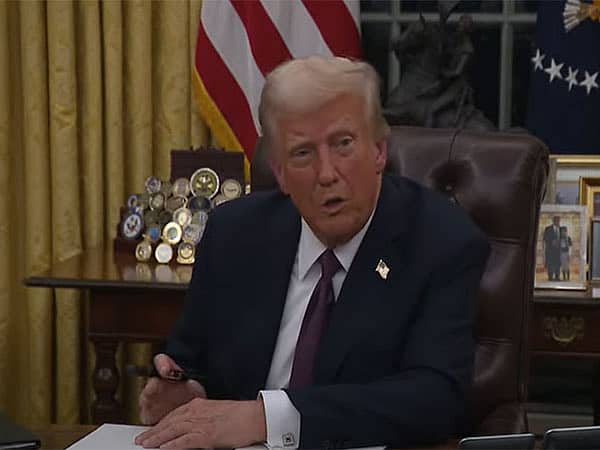 Donald Trump ಅಧಿಕಾರ ವಹಿಸಿಕೊಂಡ ಬೆನ್ನಲ್ಲೇ ಮಹತ್ವದ ಘೋಷಣೆ: ದಕ್ಷಿಣ ಗಡಿಯಲ್ಲಿ ತುರ್ತು ಪರಿಸ್ಥಿತಿ, ಅಕ್ರಮ ನುಸುಳುಕೋರರಿಗೆ ಬಾಗಿಲು ಬಂದ್!