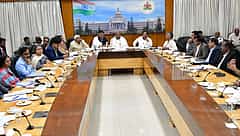 ನಿಯಮ ಬಾಹಿರವಾಗಿ ಸಾಲ ವಸೂಲಾತಿಗೆ ಮುಂದಾದರೆ ಕಠಿಣ ಕ್ರಮ: ಮೈಕ್ರೋಫೈನಾನ್ಸ್ ಕಂಪನಿಗಳಿಗೆ ಸಿಎಂ ಎಚ್ಚರಿಕೆ