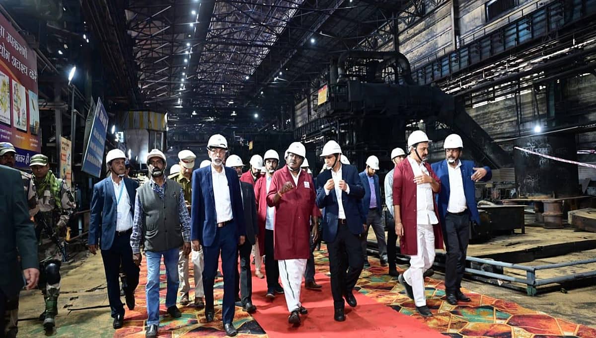 ಬೊಕಾರೋ ಉಕ್ಕು ಸ್ಥಾವರಕ್ಕೆ ಕೇಂದ್ರ ಸಚಿವ ಎಚ್.ಡಿ ಕುಮಾರಸ್ವಾಮಿ ಭೇಟಿ; ಕಾರ್ಯಾಚರಣೆಗಳ ಸಮಗ್ರ ಅವಲೋಕನ