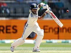 Ranji Trophy: 6 ರನ್ ಗಳಿಸಿ ವಿರಾಟ್ ಕೊಹ್ಲಿ ಔಟ್; ಕ್ಷಣದಲ್ಲೇ ಕ್ರೀಡಾಂಗಣದಿಂದ ಹೊರನಡೆದ ಫ್ಯಾನ್ಸ್!