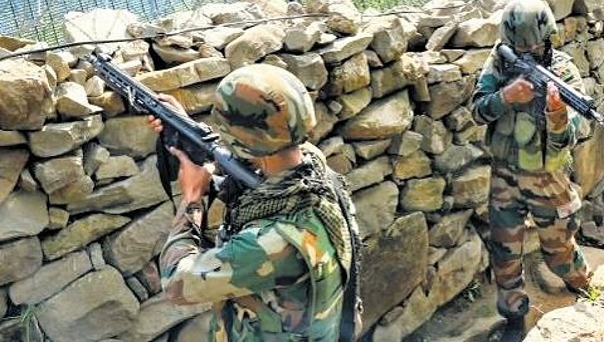 Jammu-Kashmir: ಪೂಂಚ್ ಎಲ್ಒಸಿಯಲ್ಲಿ ಒಳನುಸುಳಲು ಯತ್ನ; ಇಬ್ಬರು ಉಗ್ರರ ಹತ್ಯೆ; ಅಪಾರ ಪ್ರಮಾಣದ ಶಸ್ತ್ರಾಸ್ತ್ರ ವಶ