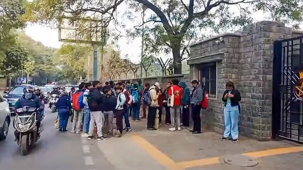 Delhi- NCR ಪ್ರದೇಶದ ಶಾಲಾ-ಕಾಲೇಜುಗಳಿಗೆ ಬಾಂಬ್ ಬೆದರಿಕೆ, ಪೊಲೀಸರಿಂದ ತೀವ್ರ ತನಿಖೆ