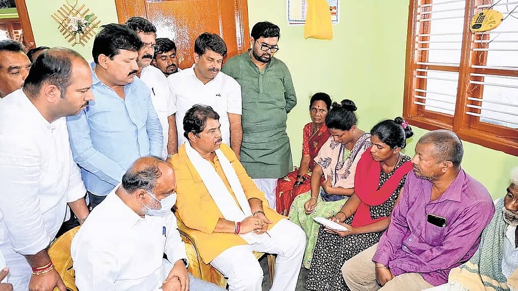ಮೈಕ್ರೋ ಫೈನಾನ್ಸ್ ಸಂಸ್ಥೆಗಳ ಕಿರುಕುಳದಿಂದ 30 ಜನರು ಆತ್ಮಹತ್ಯೆ: ಆರ್.ಅಶೋಕ್