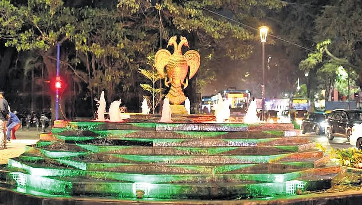 ಬೆಂಗಳೂರು: ಸಿಲಿಕಾನ್ ಸಿಟಿ ಸುಂದರಗೊಳಿಸಲು 25 ಜಂಕ್ಷನ್ಗಳಲ್ಲಿ ಕಾರಂಜಿ, LED ದೀಪ ಅಳವಡಿಸಿ ನವೀಕರಣ!