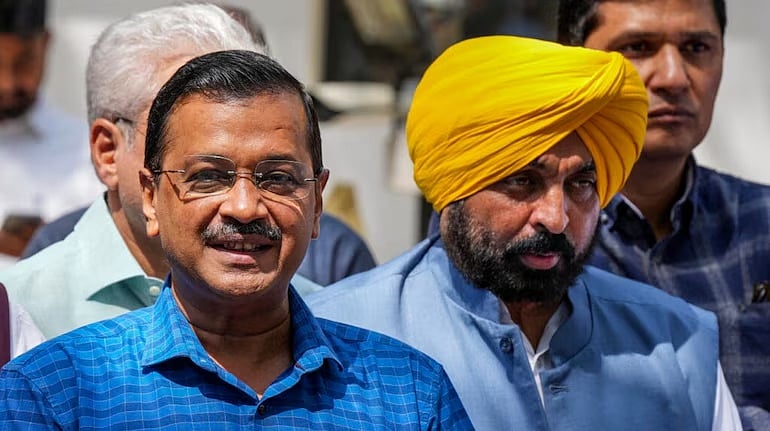 AAP: 30 ಶಾಸಕರು ಕಾಂಗ್ರೆಸ್ ಸಂಪರ್ಕದಲ್ಲಿ; ಪಂಜಾಬ್ ಸಿಎಂ ಹುದ್ದೆ ಮೇಲೆ ಕಣ್ಣು? ದಿಢೀರ್ ಸಭೆ ಕರೆದ ಕೇಜ್ರಿವಾಲ್!