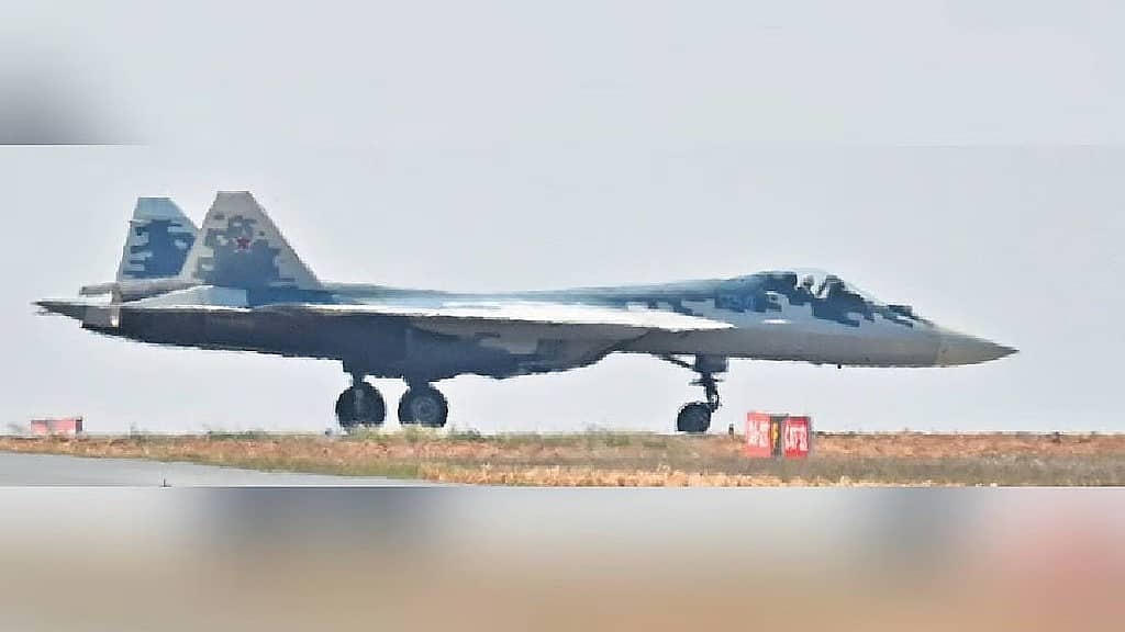 Aero India2025: ಆಗಸದಲ್ಲಿ ಹಾರಾಟ ಮಧ್ಯೆ ವಿಮಾನ ನಿಲ್ಲಿಸುವ ಚಮತ್ಕಾರ; Sukhoi-57 ಪೈಲಟ್ ಚಾಕಚಕ್ಯತೆ ಪ್ರದರ್ಶನ!