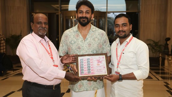 ಡಾಲಿ ಧನಂಜಯ-ಧನ್ಯತಾ ಇನ್ ಲ್ಯಾಂಡ್ ಲೇಟರ್ ಮಾದರಿ ಮದುವೆ ಆಮಂತ್ರಣಕ್ಕೆ ಅಂಚೆ ಇಲಾಖೆ ಫೀದಾ! ದಂಪತಿಗೆ ವಿಶೇಷ ಉಡುಗೊರೆ!