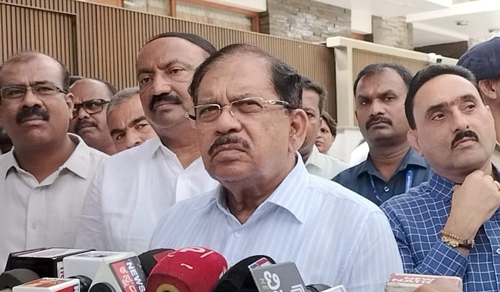 ED ದಾಳಿ: ಪರಮೇಶ್ವರ್ ಬೆನ್ನಿಗೆ ನಿಂತ 'ಕೈ' ಪಡೆ, ರಾಜಕೀಯ ಪ್ರೇರಿತ ಕ್ರಮ ಎಂದು ಆರೋಪ