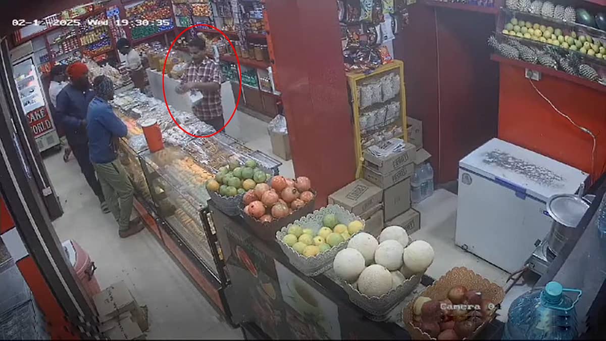 ದುರಂತ: ಬೇಕರಿಯಲ್ಲಿ ಕೆಲಸ ಮಾಡುವಾಗಲೇ ಹೃದಯಾಘಾತ, ವ್ಯಕ್ತಿ ಸಾವು, Video Viral