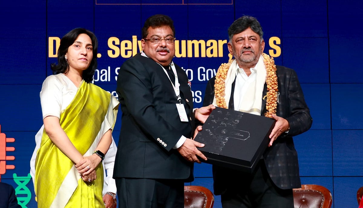 'Invest Karnataka 2025' ರಾಜ್ಯಕ್ಕೆ ಬಂಪರ್: 10 ಲಕ್ಷ ಕೋಟಿ ಹೂಡಿಕೆ, 6 ಲಕ್ಷ ಉದ್ಯೋಗ ಸೃಷ್ಟಿ!