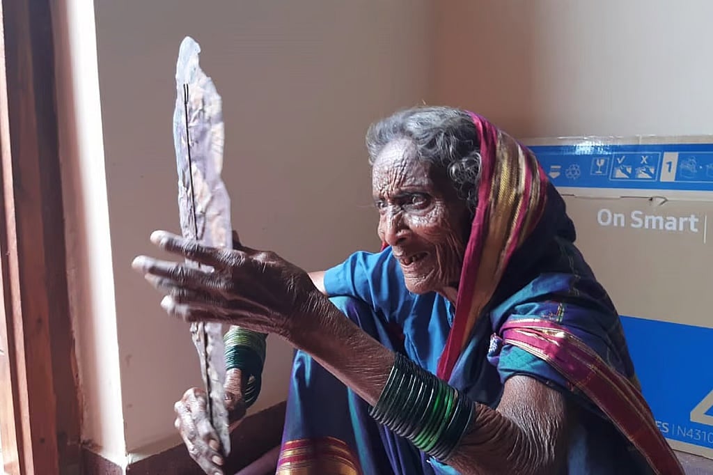 'ಪದ್ಮಶ್ರೀ' ಕಳೆ: ಗೊಂಬೆಯಾಟ ಕಲೆಯನ್ನು ಜೀವಂತವಾಗಿರಿಸಿದ 96 ವರ್ಷದ ಕಲಾವಿದೆ ಭೀಮವ್ವ ದೊಡ್ಡಬಾಳಪ್ಪ ಶಿಳ್ಳೆಕ್ಯಾತರ್!