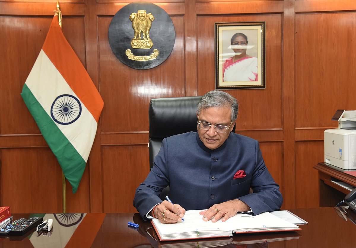'ಚುನಾವಣಾ ಆಯೋಗ ಯಾವಾಗಲೂ ಮತದಾರರ ಪರವಾಗಿ ಕೆಲಸ ಮಾಡುತ್ತದೆ': ಮುಖ್ಯ ಚುನಾವಣಾ ಆಯುಕ್ತರಾಗಿ ಜ್ಞಾನೇಶ್ ಕುಮಾರ್ ಅಧಿಕಾರ ಸ್ವೀಕಾರ