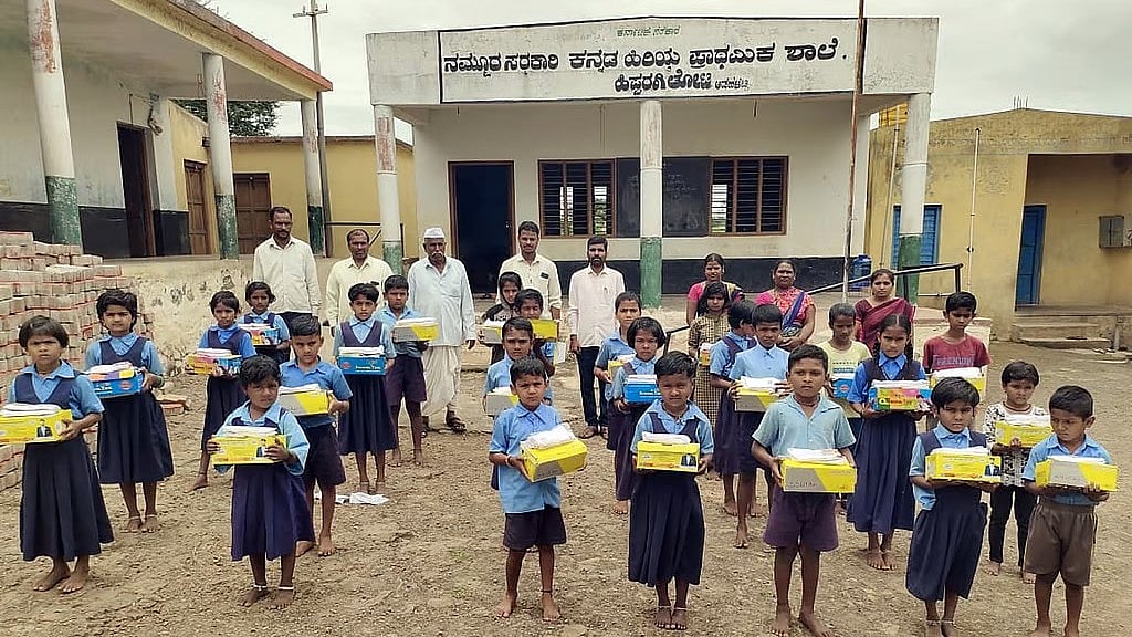 ಸರ್ಕಾರಿ ಶಾಲೆ ಉಳಿವಿಗೆ ಯತ್ನ: ಒಂದನೇ ತರಗತಿಗೆ ದಾಖಲಾದರೆ 1 ಸಾವಿರ ರೂ ಠೇವಣಿ: ಮಾದರಿಯಾಯ್ತು ಮುಖ್ಯೋಪಾಧ್ಯಾಯರ ನಡೆ