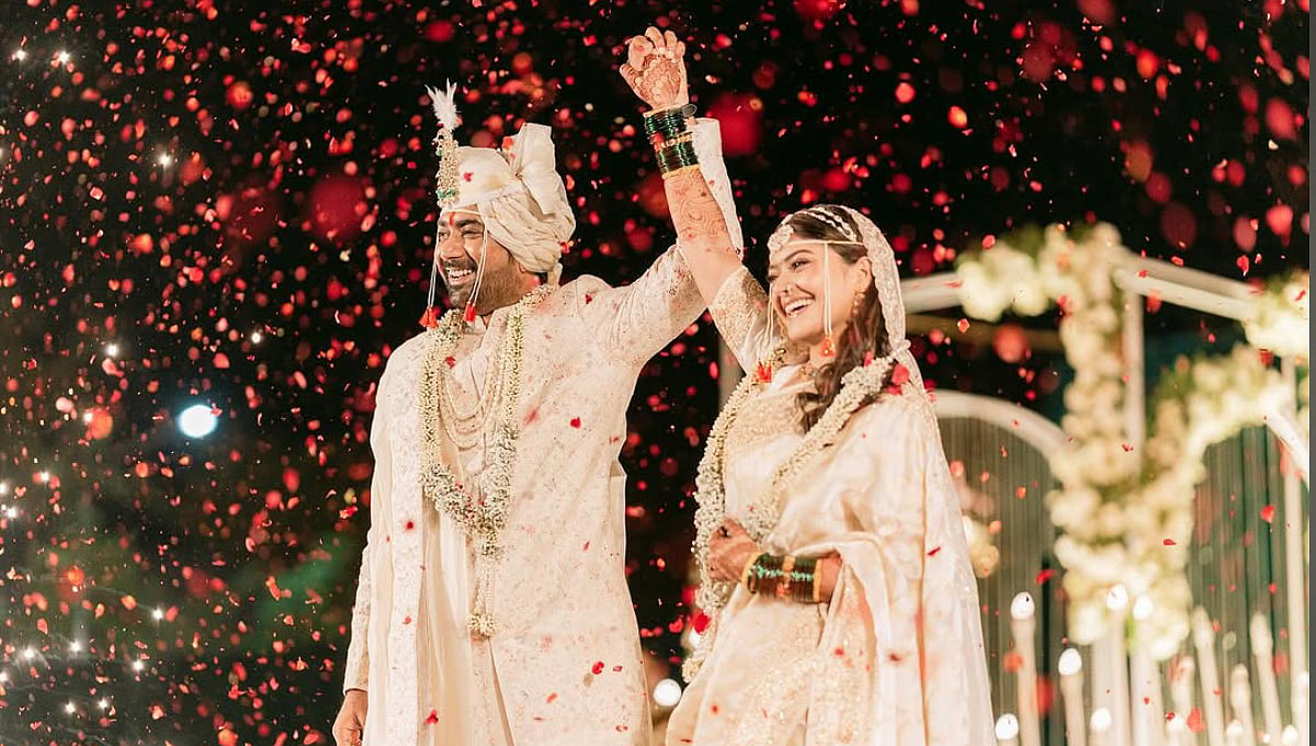 ಬಾಯ್ಫ್ರೆಂಡ್ ಹರ್ಷವರ್ಧನ್ ಜೊತೆ ಸದ್ದಿಲ್ಲದೆ ಸಪ್ತಪದಿ ತುಳಿದ 'ಗಾಳಿಪಟ 2' ಖ್ಯಾತಿಯ ವೈಭವಿ ಶಾಂಡಿಲ್ಯ!