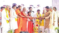 ರಾಯಚೂರು: ಸಾಮೂಹಿಕ ವಿವಾಹ ಕಾರ್ಯಕ್ರಮದಲ್ಲಿ ಶಾಸಕ ಮಕ್ಕಳ ವಿವಾಹ; ಪ್ರಶಂಸೆಗಳ ಮಹಾಪೂರ
