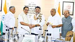 ಕೇಂದ್ರ ಜಲಶಕ್ತಿ ಸಚಿವ- ಡಿಕೆ ಶಿವಕುಮಾರ್ ಭೇಟಿ; ರಾಜ್ಯದ 6 ಹೊಸ ನೀರಾವರಿ ಯೋಜನೆಗಳಿಗೆ ಅನುಮೋದನೆಗೆ ಮನವಿ