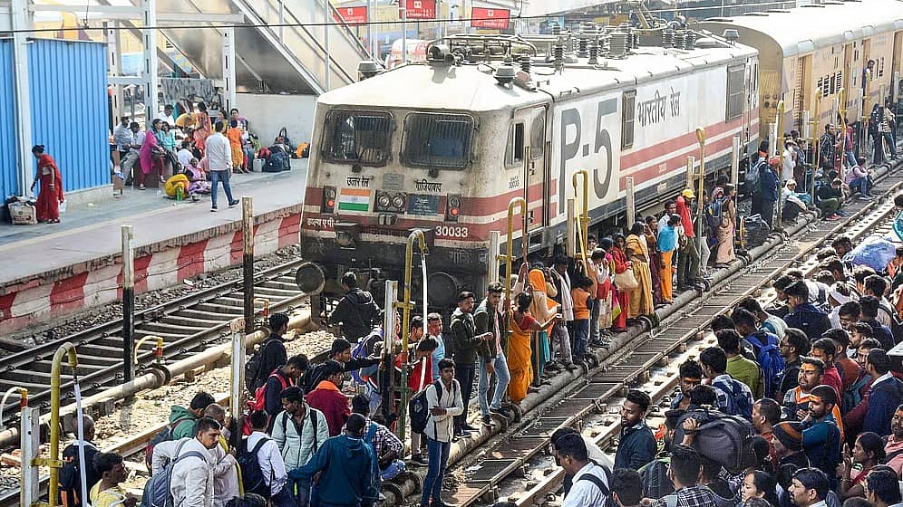 Indian Railway Record: ಮಹಾಕುಂಭಕ್ಕಾಗಿ 17,152 ರೈಲುಗಳ ಓಡಾಟ, 4.5 ಕೋಟಿ ಮಂದಿ ಪ್ರಯಾಣ!