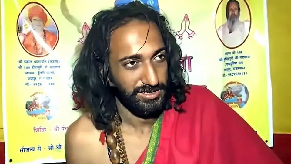 IIT Baba: ಗಾಂಜಾ ಮಹಾ 'ಪ್ರಸಾದ'... 'ಐಐಟಿ ಬಾಬಾ' ಅಭಯ್ ಸಿಂಗ್; ಬಂಧನ, ಬಿಡುಗಡೆ!