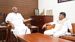 ಕಾಂಗ್ರೆಸ್ ಒಳ ಜಗಳ: ಎಐಸಿಸಿ ಅಧ್ಯಕ್ಷ ಮಲ್ಲಿಕಾರ್ಜುನ ಖರ್ಗೆ ಭೇಟಿ ಮಾಡಿದ ಡಿ.ಕೆ ಶಿವಕುಮಾರ್