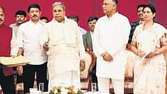 ಮಹಿಳಾ ಪರ ಬಜೆಟ್ ಎಂದು ಕೊಂಡಾಡಿದ ಲಕ್ಷ್ಮೀ ಹೆಬ್ಬಾಳ್ಕರ್; ಉದ್ಯೋಗ ಸೃಷ್ಟಿಯತ್ತ ಗಮನವೇ ಹರಿಸಿಲ್ಲ- BJP ಟೀಕೆ