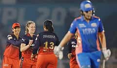 WPL 2025: ಕೊನೆಯ ಪಂದ್ಯ ಗೆದ್ದು ಟೂರ್ನಿಯಿಂದ ಹೊರಬಿದ್ದ RCB; ಮುಂಬೈ ಫೈನಲ್ ನೇರ ಪ್ರವೇಶವನ್ನು ತಡೆದ ಸ್ಮೃತಿ ಪಡೆ!