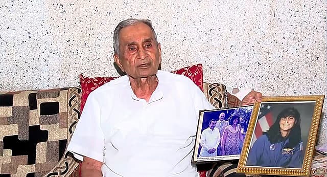 ನಾಸಾ ಗಗನಯಾತ್ರಿ ಸುನೀತಾ ವಿಲಿಯಮ್ಸ್ ಅವರ ಸೋದರಸಂಬಂಧಿ ದಿನೇಶ್ ರಾವಲ್ ಮಾಧ್ಯಮಗಳೊಂದಿಗೆ ಮಾತನಾಡುತ್ತಿರುವುದು 