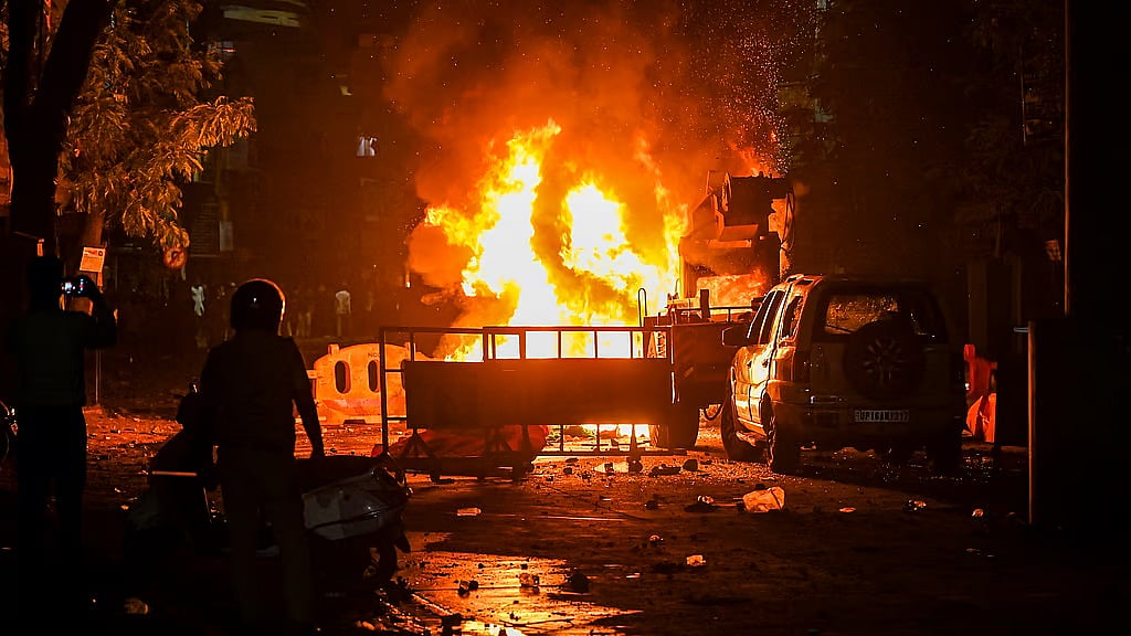 Nagpur violence: ಮಹಿಳಾ ಪೊಲೀಸ್ ಮೈ ಮುಟ್ಟಿ ವಿವಸ್ತ್ರಗೊಳಿಸಲು ಗಲಭೆಕೋರರ ಯತ್ನ; ಸ್ಥಳೀಯ ನಾಯಕನ ಬಂಧನ!