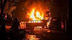 Nagpur violence: ಮಹಿಳಾ ಪೊಲೀಸ್ ಮೈ ಮುಟ್ಟಿ ವಿವಸ್ತ್ರಗೊಳಿಸಲು ಗಲಭೆಕೋರರ ಯತ್ನ; ಸ್ಥಳೀಯ ನಾಯಕನ ಬಂಧನ!