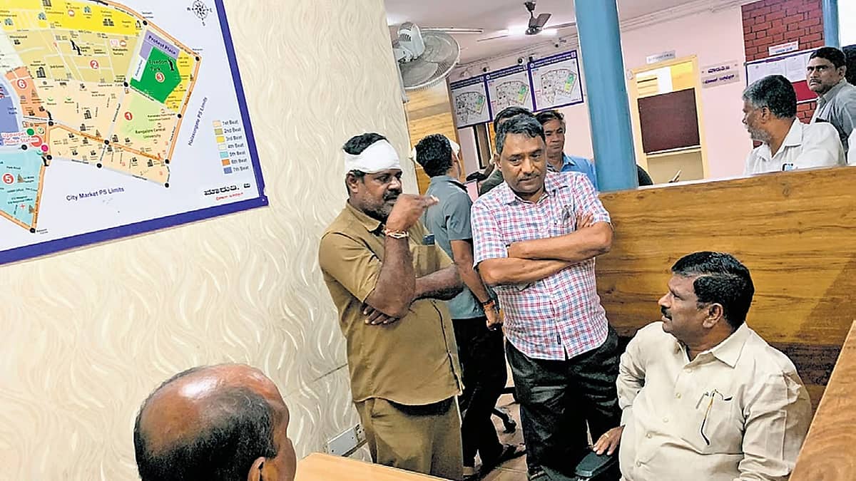 ಬೆಂಗಳೂರು: ಕ್ಷುಲ್ಲಕ ಕಾರಣಕ್ಕೆ APSRTC ಚಾಲಕನ ಮೇಲೆ KSRTC ಡ್ರೈವರ್ ಹಲ್ಲೆ; ಅಮಾನತು