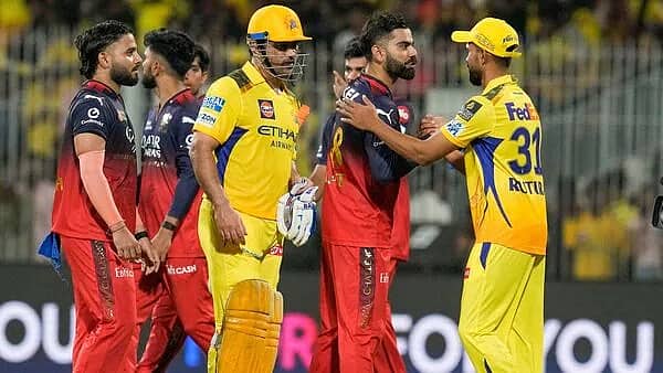 IPL 2025: 17 ವರ್ಷಗಳ ಬಳಿಕ CSK ಭದ್ರಕೋಟೆಗೆ ರಾಯಲ್ ಚಾಲೆಂಜರ್ಸ್ ಲಗ್ಗೆ; ಚೆಪಾಕ್ ನಲ್ಲಿ ಮೊಳಗಿದ RCB, RCB ಘೋಷಣೆ, ಬೇಸ್ತು ಬಿದ್ದ Srikanth