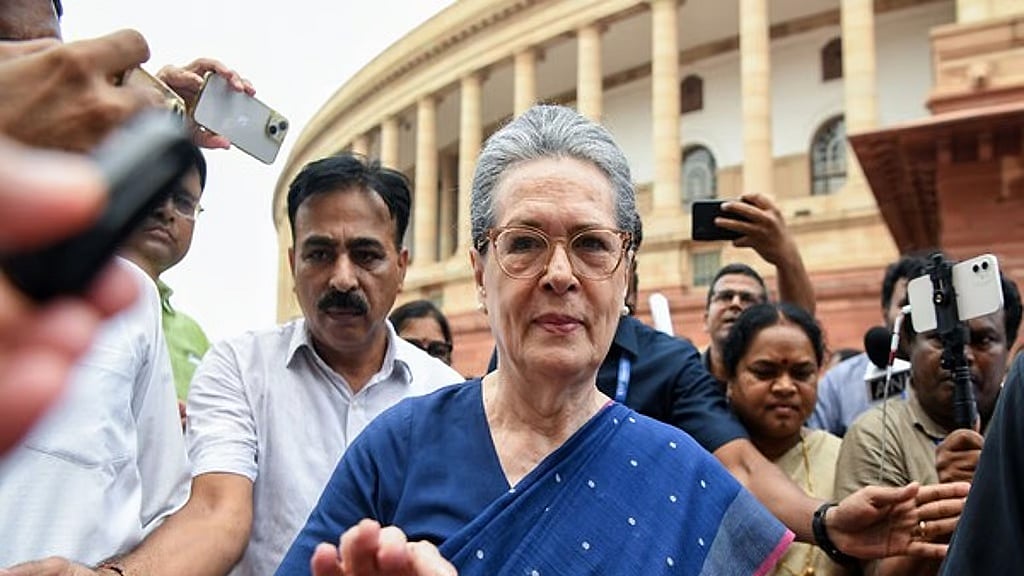 'ಭಾರತದ ಸಾರ್ವಜನಿಕ ಶಿಕ್ಷಣ ವ್ಯವಸ್ಥೆಯ ಕಗ್ಗೊಲೆ ಕೊನೆಗೊಳ್ಳಬೇಕು': NEP ಕುರಿತು ಮೋದಿ ಸರ್ಕಾರದ ವಿರುದ್ಧ ಸೋನಿಯಾ ಗಾಂಧಿ ವಾಗ್ದಾಳಿ