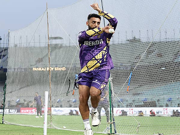 'ಸ್ಕೂಟರ್ನಲ್ಲಿ CSK ಬಸ್ ಫಾಲೋ ಮಾಡಿದ ಆಟಗಾರ'; ನೆಟ್ ಬೌಲಿಂಗ್ನಿಂದ ಟೀಂ ಇಂಡಿಯಾವರೆಗೆ; ಕನ್ನಡಿಗನ ಜರ್ನಿ