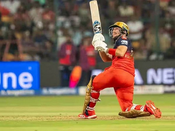 ರಶೀದ್ ಖಾನ್‌ರ ಒಂದೇ ಓವರ್‌ನಲ್ಲಿ 26 ರನ್ ಬಾರಿಸಿದ RCB ಬ್ಯಾಟರ್!