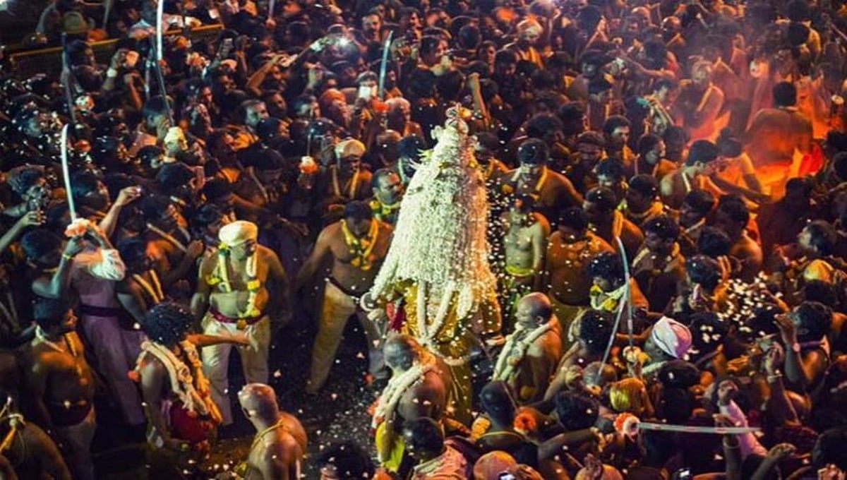 ಐತಿಹಾಸಿಕ ಬೆಂಗಳೂರು ಕರಗ: ಇಂದು, ನಾಳೆ ಈ ಮಾರ್ಗದಲ್ಲಿ ಸಂಚಾರ, ಪಾರ್ಕಿಂಗ್ ನಿರ್ಬಂಧ; ಪರ್ಯಾಯ ಮಾರ್ಗ ಹೀಗಿದೆ...