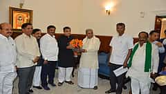 ಕೇಂದ್ರ ಸಚಿವ ನಿತಿನ್ ಗಡ್ಕರಿ ಭೇಟಿಯಾದ ಸಿಎಂ ಸಿದ್ದರಾಮಯ್ಯ: ಮೈಸೂರು, ಶಿರಾಡಿ ಘಾಟ್ ಸೇರಿ 12 ಯೋಜನೆಗಳ ಮಂಜೂರಾತಿಗೆ ಮನವಿ
