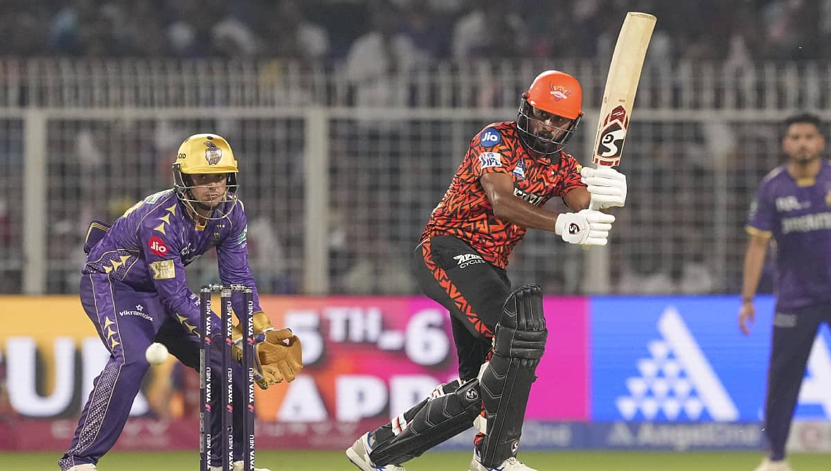 IPL 2025 ಗಾಗಿ ಹನಿಮೂನ್ ಕ್ಯಾನ್ಸಲ್ ಮಾಡಿಕೊಂಡ SRH ಬೌಲರ್; ಎರಡೂ ಕೈಗಳಲ್ಲೂ ಬೌಲಿಂಗ್ ಮಾಡಿ ಗಮನ ಸೆಳೆದ ಕಮಿಂದು ಮೆಂಡಿಸ್!