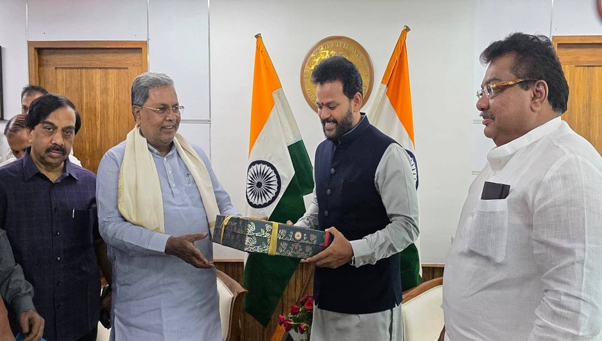 ಮೈಸೂರು ಏರ್ಪೋರ್ಟ್ ರನ್ ವೇ ವಿಸ್ತರಣೆ ಕೆಲಸ ಆರಂಭಿಸಿ: ವಿಮಾನಯಾನ ಸಚಿವರಿಗೆ ಸಿದ್ದರಾಮಯ್ಯ ಮನವಿ ಪತ್ರ