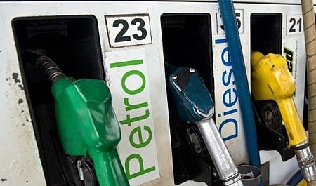 Petrol Diesel Shortage: ರಾಜ್ಯದಲ್ಲಿ ಪೆಟ್ರೋಲ್-ಡೀಸೆಲ್ ಕೊರತೆಯಿಲ್ಲ; ವದಂತಿಗಳಿಗೆ ಕಿವಿಗೊಡದಿರಿ- Indian Oil ಸ್ಪಷ್ಟನೆ
