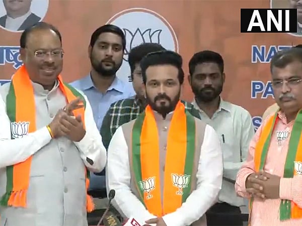 ಮುಂಬೈ: ಮಾಜಿ ಕ್ರಿಕೆಟಿಗ ಕೇದಾರ್ ಜಾಧವ್ ಬಿಜೆಪಿಗೆ ಸೇರ್ಪಡೆ