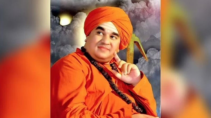 ಯತ್ನಾಳ್'ಗೆ ಬೆಂಬಲ: ಬಸವಜಯ ಮೃತ್ಯುಂಜಯ ಸ್ವಾಮೀಜಿ ವಿರುದ್ಧ ತಿರುಗಿಬಿದ್ದ ಸಮುದಾಯ, ರಾಜಕೀಯದಿಂದ ದೂರ ಇರುವಂತೆ ಎಚ್ಚರಿಕೆ