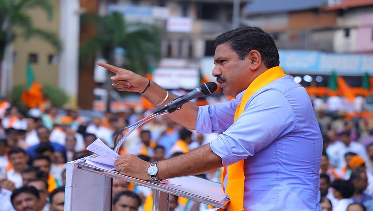 ಕುರ್ಚಿ ಕಳೆದುಕೊಳ್ಳುವ ಭೀತಿಯಿಂದಾಗಿ ಸಿಎಂ ಬೆಂಗಳೂರು ಬಿಟ್ಟು ತೆರಳುತ್ತಿಲ್ಲ: ವಿಜಯೇಂದ್ರ