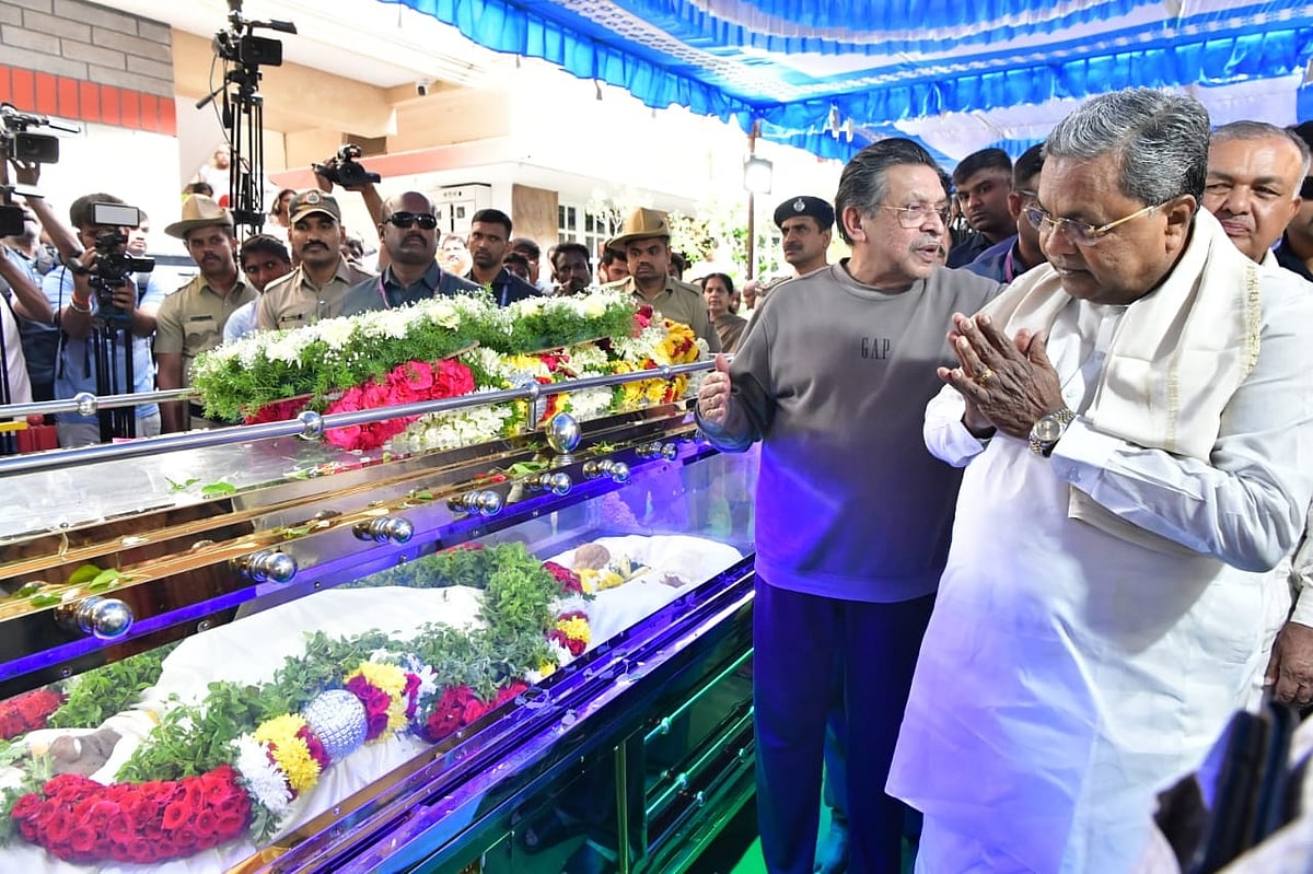 Pahalgam terror attack: ಮೃತ ಕನ್ನಡಿಗರ ಕುಟುಂಬಕ್ಕೆ ತಲಾ 10 ಲಕ್ಷ ರೂ ಪರಿಹಾರ, 177 ಮಂದಿ ಕನ್ನಡಿಗರ ರಕ್ಷಣೆ; ಭರತ್ ಭೂಷಣ್ ನಿವಾಸಕ್ಕೆ ಸಿಎಂ ಭೇಟಿ