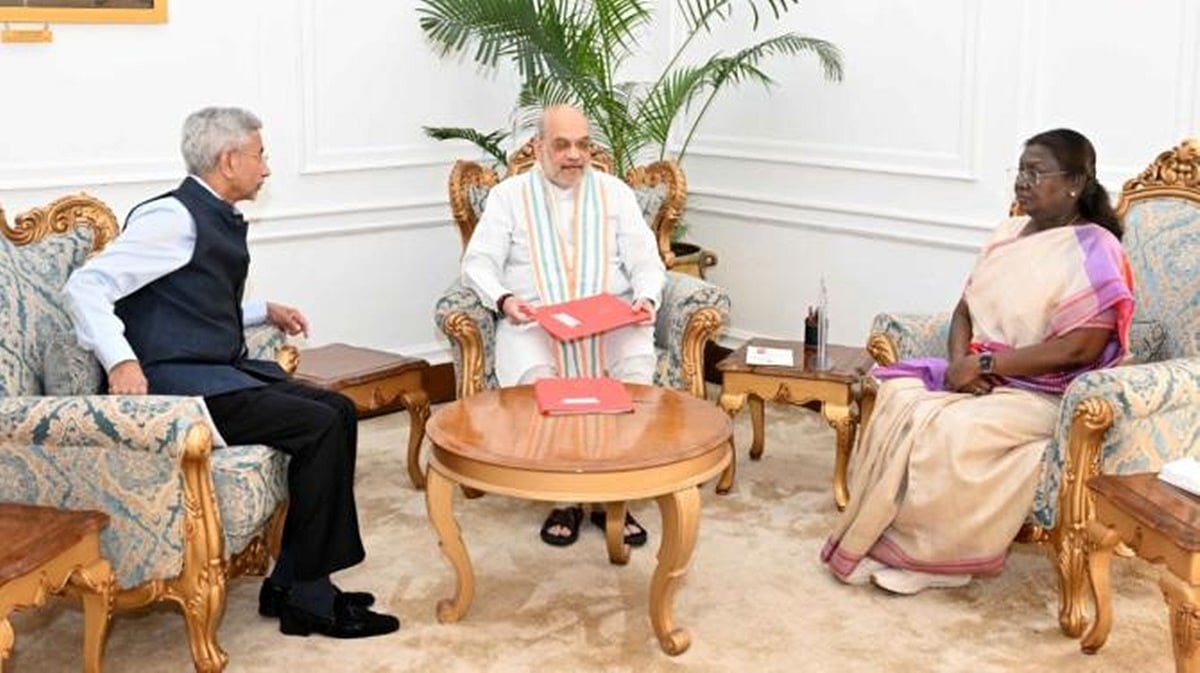ಪಾಕ್ ಗೆ ಕಾದಿದೆ ಮಾರಿ ಹಬ್ಬ: ಕಡತದೊಂದಿಗೆ ರಾಷ್ಟ್ರಪತಿಗಳನ್ನು ಭೇಟಿಯಾದ ಅಮಿತ್ ಶಾ, ಜೈಶಂಕರ್, ಮಹತ್ವದ ನಿರ್ಧಾರ?