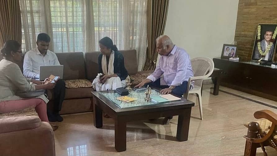 ಪಹಲ್ಗಾಮ್ ಉಗ್ರರ ದಾಳಿ ಪ್ರಕರಣ: ಮೃತಪಟ್ಟ ಬೆಂಗಳೂರಿನ ಭರತ್ ಭೂಷಣ್ ಮನೆಗೆ NIA ಭೇಟಿ, ವಿಚಾರಣೆ