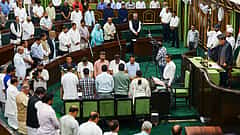 ಜಮ್ಮು-ಕಾಶ್ಮೀರ: ಪಹಲ್ಗಾಮ್ ಉಗ್ರರ ದಾಳಿ ಖಂಡಿಸಿ ವಿಧಾನಸಭೆಯಲ್ಲಿ ನಿರ್ಣಯ ಅಂಗೀಕಾರ; ಶಾಂತಿ, ಸೌಹಾರ್ದತೆ ಬೆಳೆಸಲು ನಿರ್ಧಾರ! Video