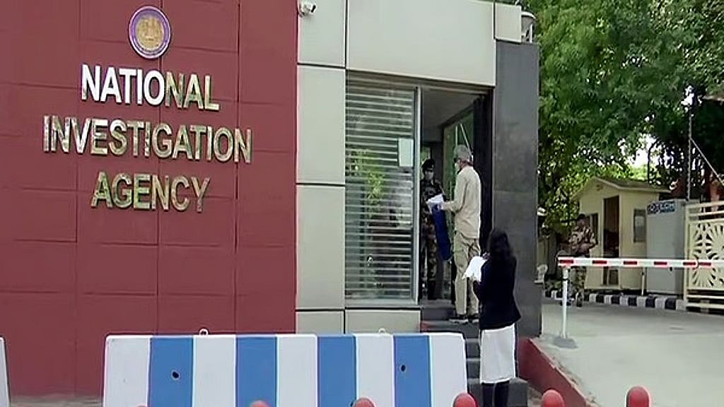 Pahalgam attack: ಕಣಿವೆಯಲ್ಲಿನ ಡಜನ್‌ಗೂ ಹೆಚ್ಚು ಸಕ್ರಿಯ ಉಗ್ರರ ಕೈವಾಡ ಪತ್ತೆ; ಮೂವರ ತಲೆಗೆ 20 ಲಕ್ಷ ರೂ ಬಹುಮಾನ ಘೋಷಣೆ
