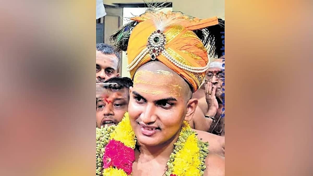 ಕಂಚಿ ಕಾಮಕೋಟಿ ಪೀಠದ ಕಿರಿಯ ಮಠಾಧೀಶರಾಗಿ ಶ್ರೀ ಶ್ರೀ ಗಣೇಶ ಶರ್ಮಾ ದ್ರಾವಿಡ್ ಸನ್ಯಾಸ ದೀಕ್ಷೆ ಸ್ವೀಕಾರ