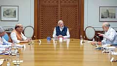 Delhi ಕಾರು ಸ್ಫೋಟದ ಬಗ್ಗೆ ಅಮಿತ್ ಶಾ ಜೊತೆ ಪ್ರಧಾನಿ ಮೋದಿ ಚರ್ಚೆ