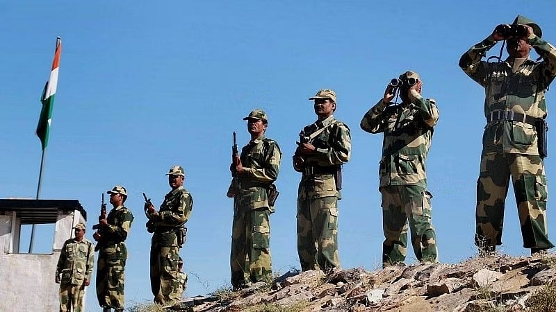 Pahalgam terror attack: ಸೇನೆಗೆ ಸಂಪೂರ್ಣ ಸ್ವಾತಂತ್ರ್ಯ ಬೆನ್ನಲ್ಲೇ 'ಮುಂದಿನ 24-36 ಗಂಟೆಗಳಲ್ಲಿ ಭಾರತ ಕ್ರಮ ಸಾಧ್ಯತೆ'- ಪಾಕ್ ಸಚಿವ